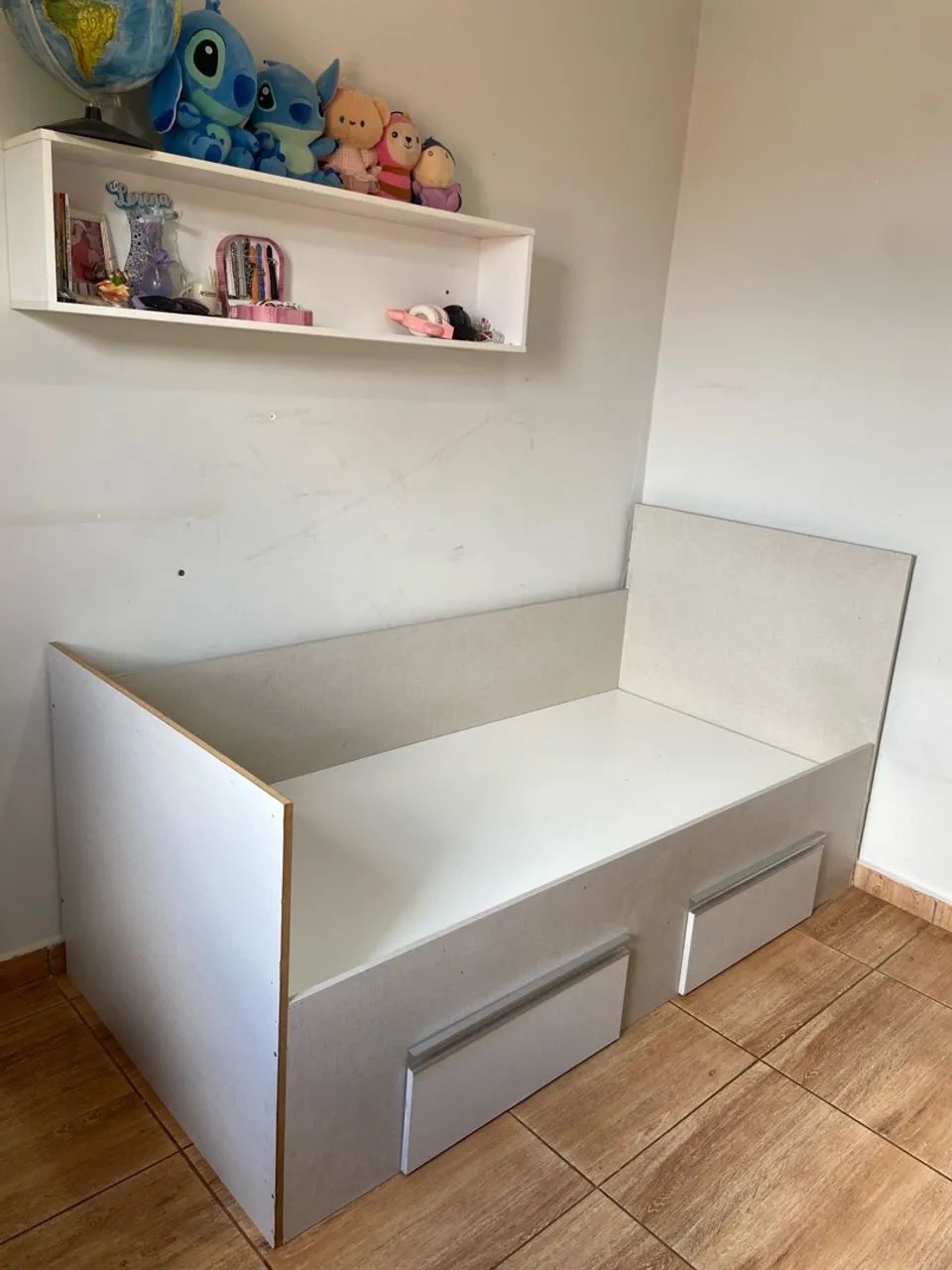 Cama de solteiro em MDF