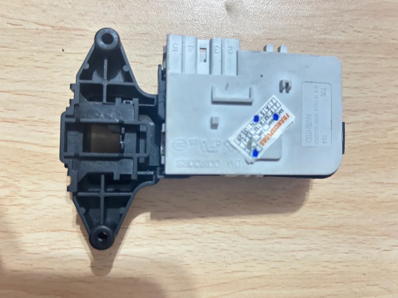 Trava Da Porta Electrolux mini máquina LFE03 - Foto 4