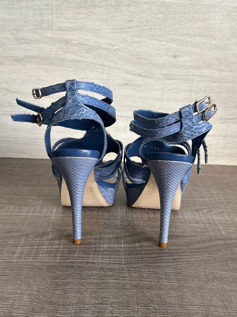 Sandália Azul - Via Uno - Foto 3