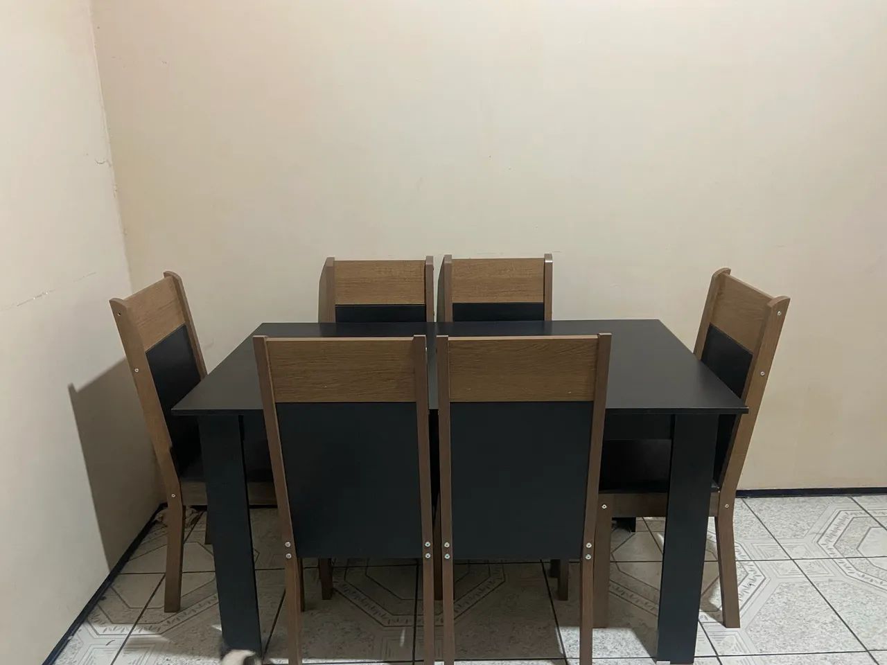 Conjunto de Mesa de Jantar com 6 Cadeiras - Preto e Madeira - Foto 2