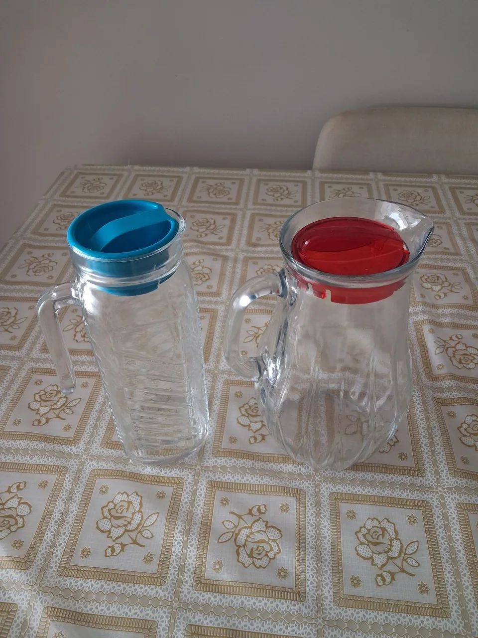 2 jarras de vidro