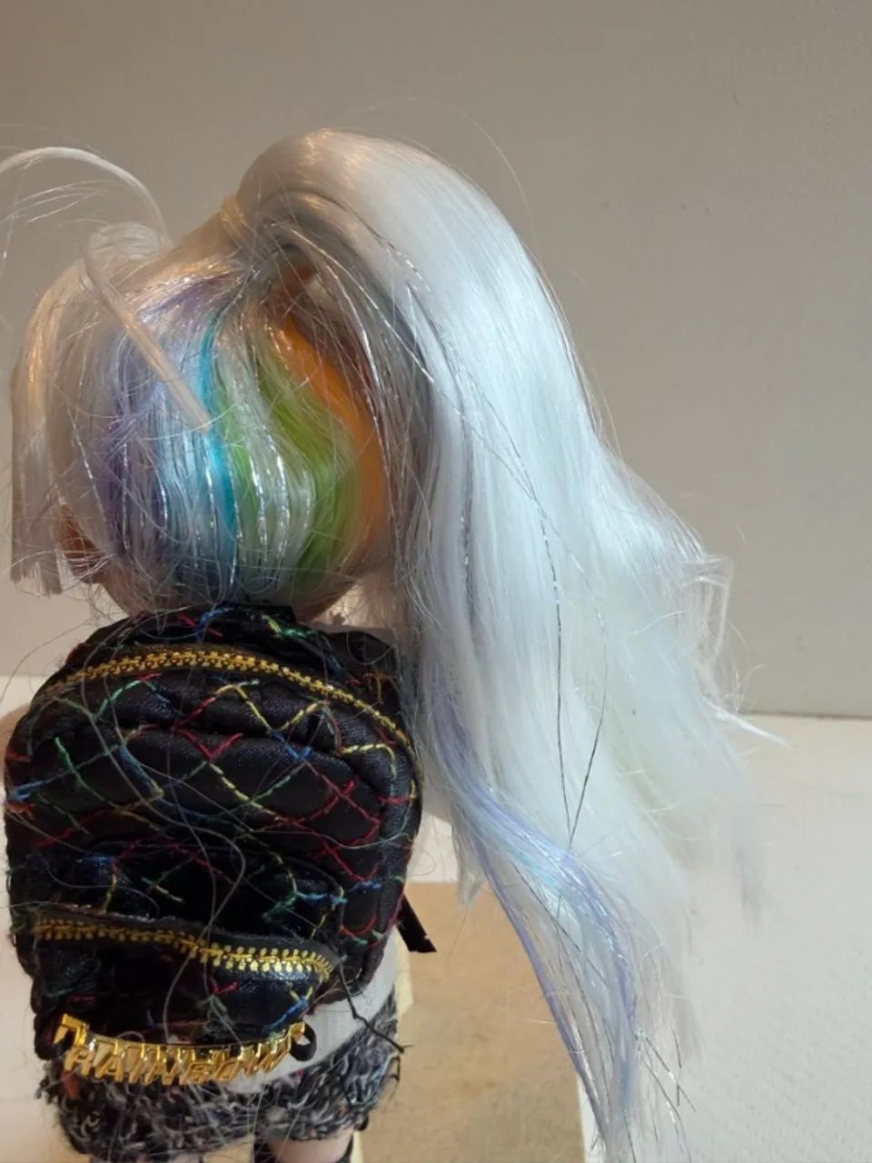  BONECA RAINBOW HIGH JUNIOR HIGH AMAYA RAINE FASHION DOLL  - Foto 2