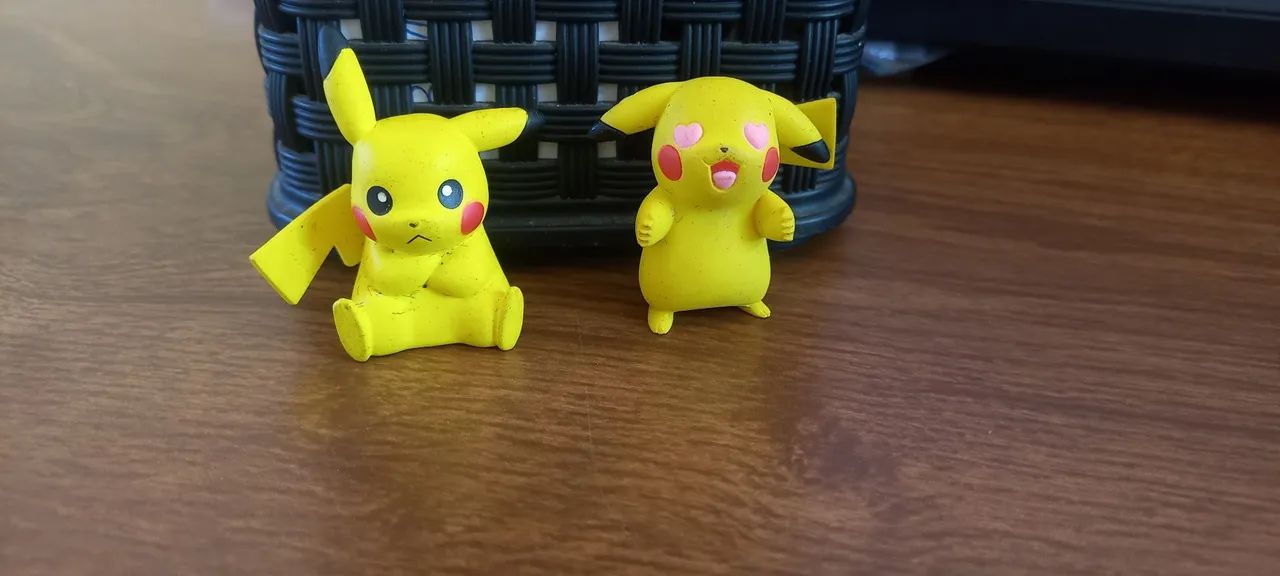 Bonecos Mini Pikachu colecionáveis Novos 