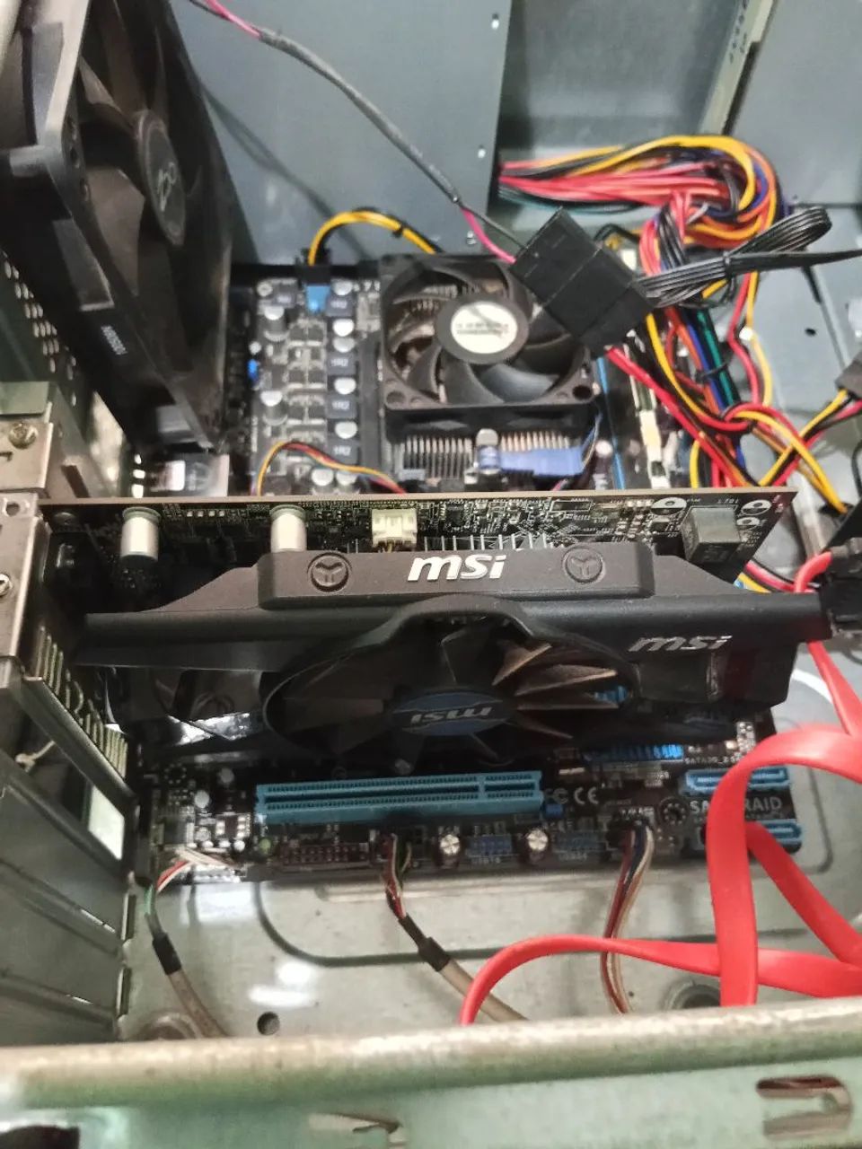 Placa de vídeo Amd Radeon r7 200 2gb