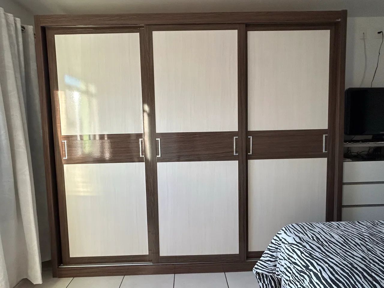Guarda-roupa Casal 3 portas - Foto 4