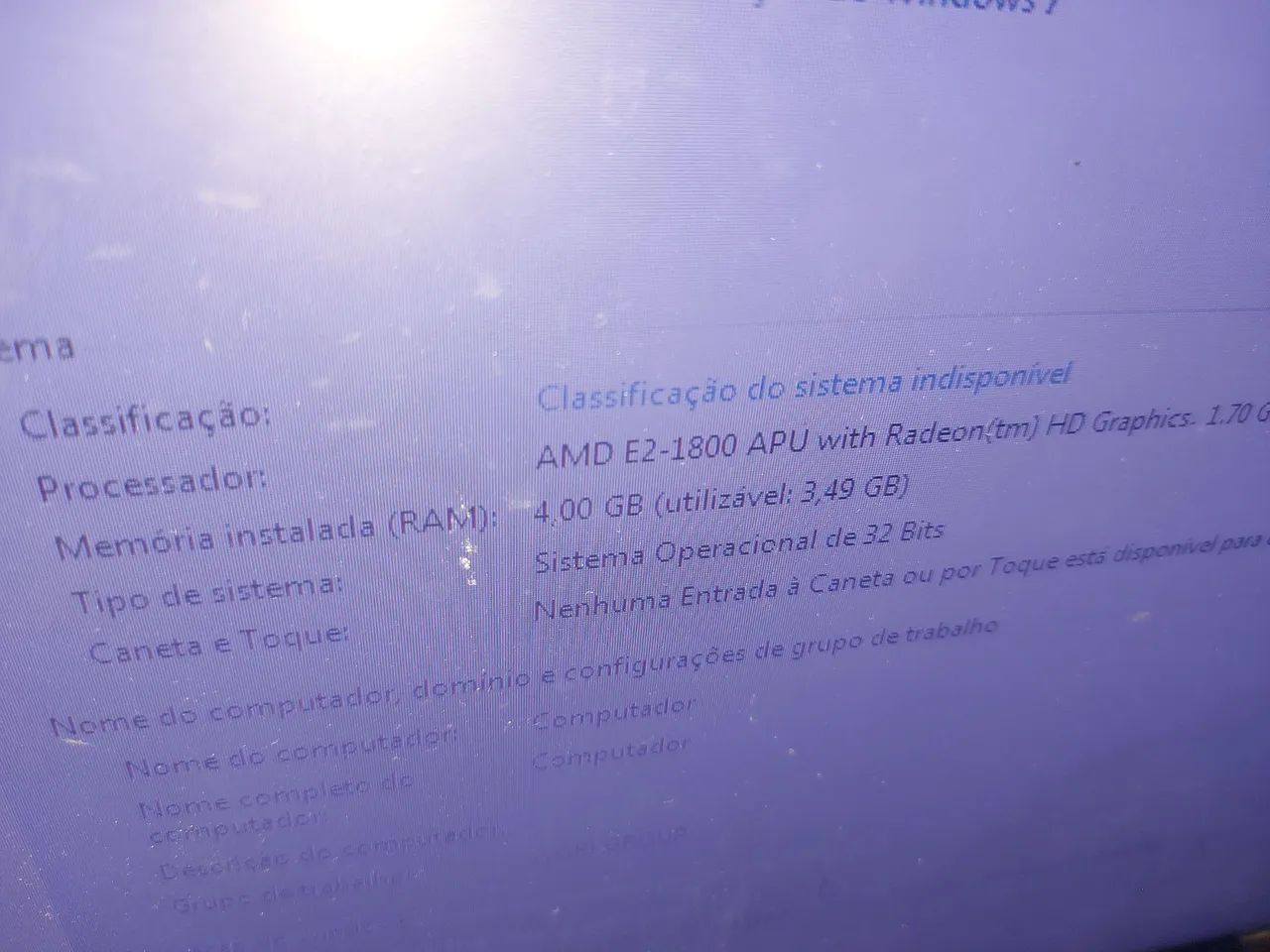 Notebook Sony vaio funcionando perfeitamente, ligado no monitor de 20 polegadas 