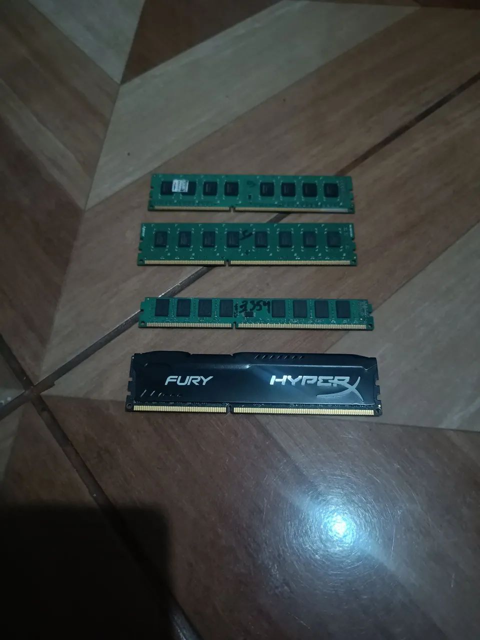 4 pentes de 4gb de memória ram
