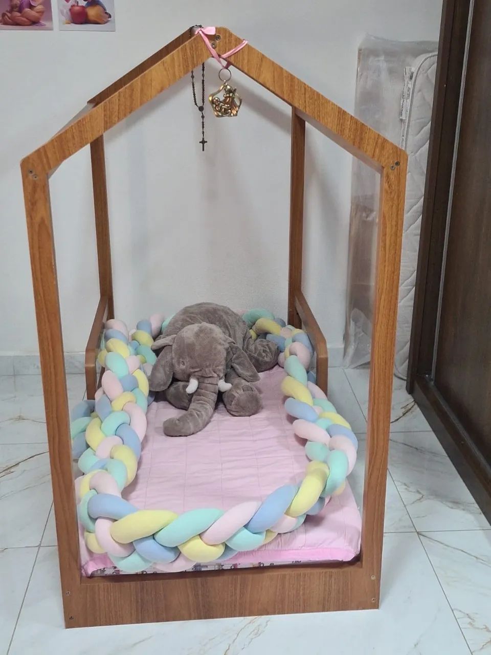Cama infantil montesoriana