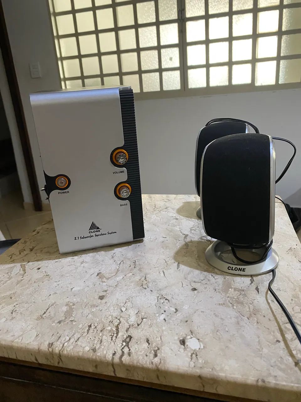 Caixas de Som 2.1 Clone com Subwoofer - Muito Conservadas - Foto 2