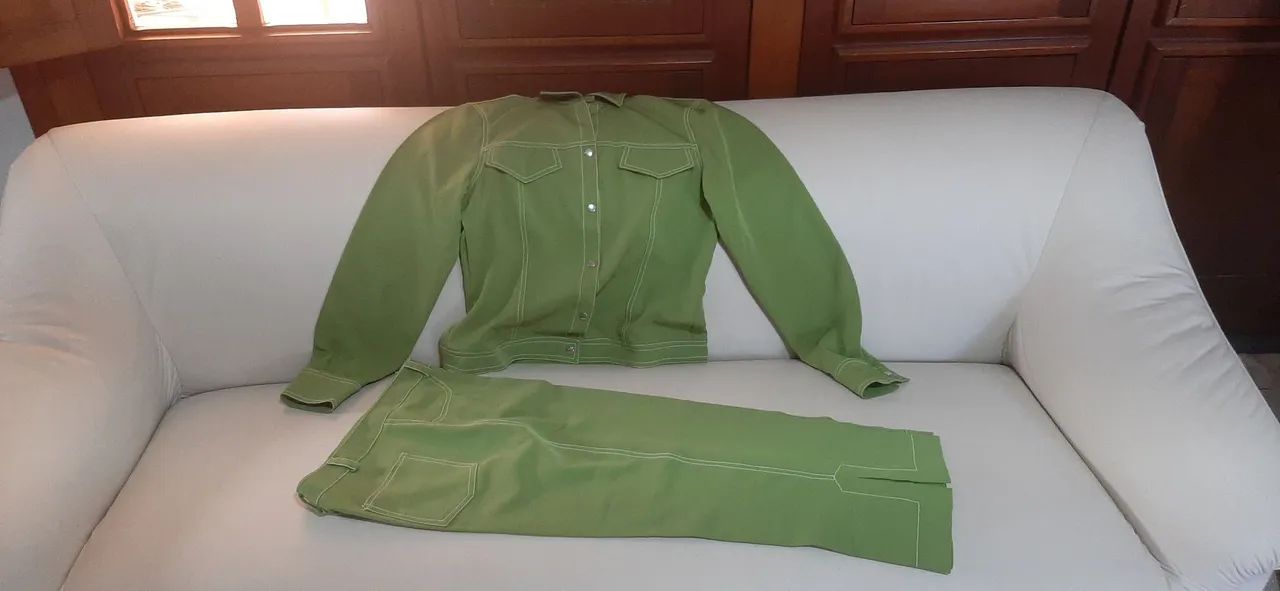 Conjunto verde - calça e jaqueta - Foto 4