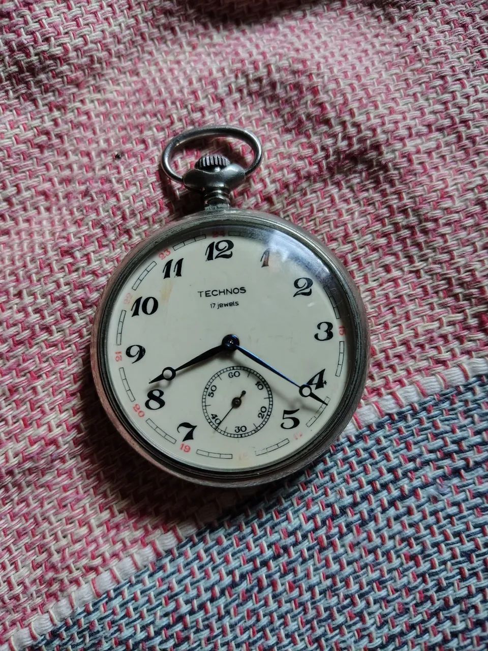 Relógio de bolso technos antigo funcionando perfeitamente 