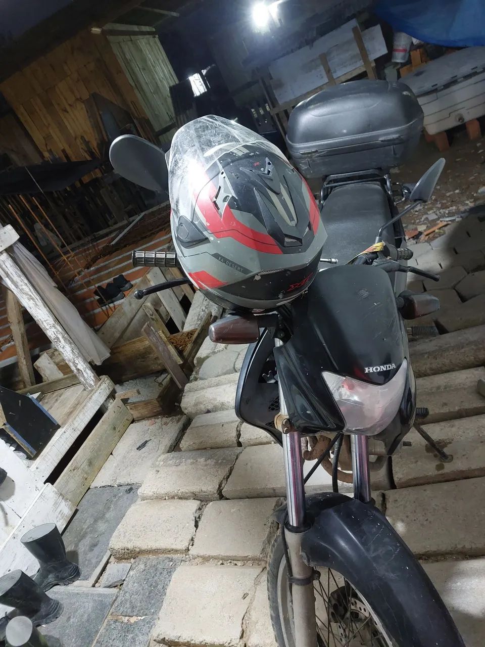 Moto Honda Falcom 400 pra TROCA - Foto 4