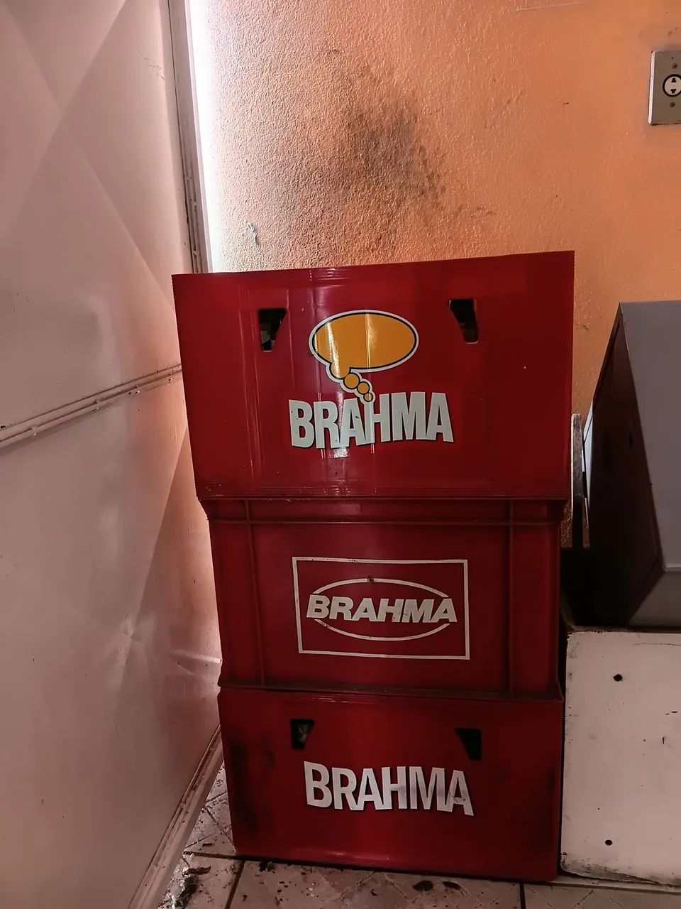 3 Caixas de cerveja 600 ml completa