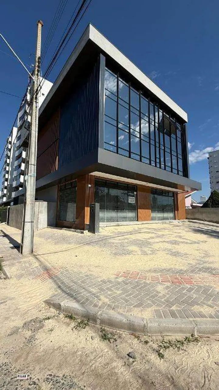 Prédio comercial com 03 andares e elevador - Foto 2