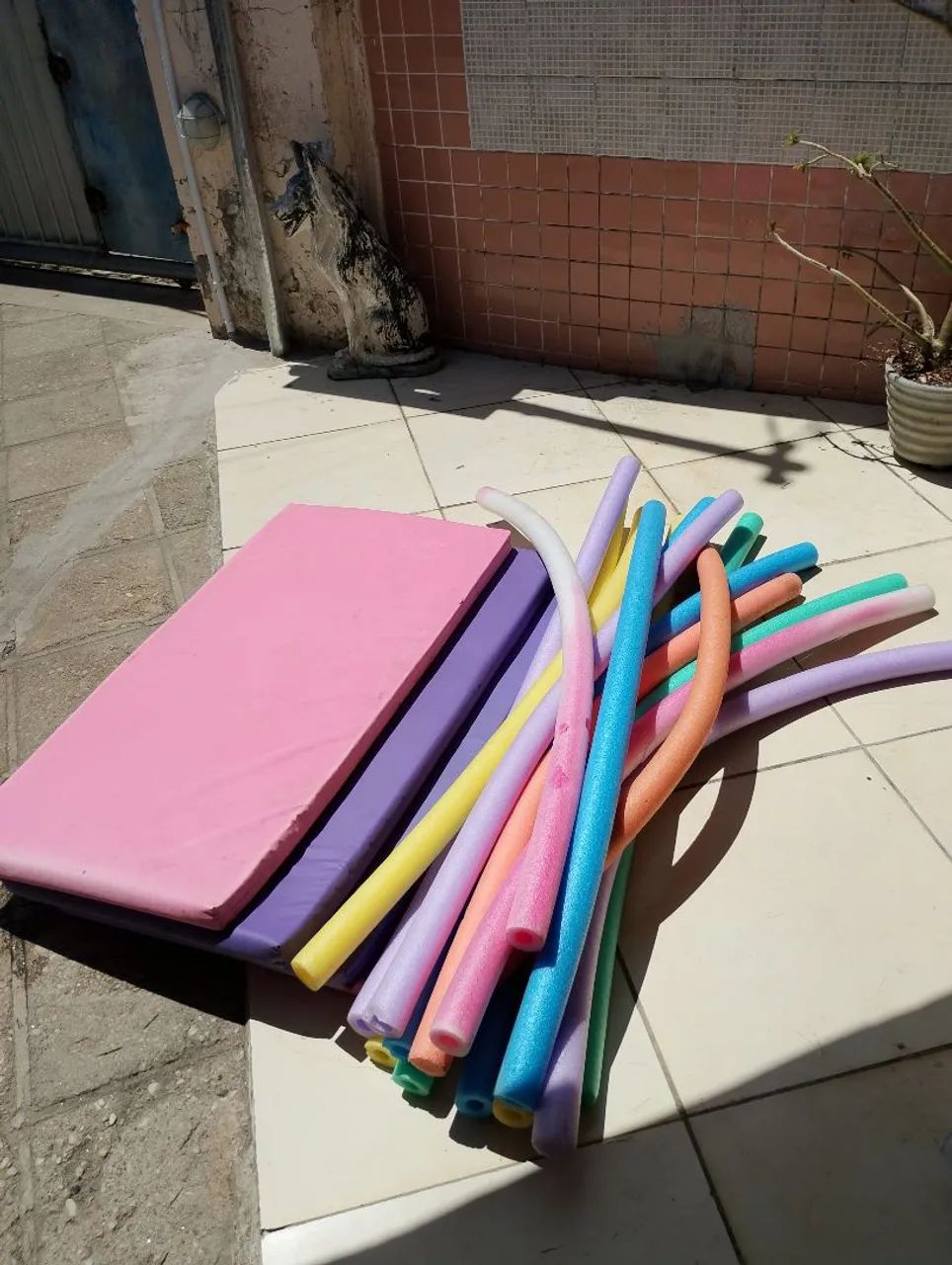 Colchonetes e Macarrões de Piscina - Ótimo Estado (Liquidação) - Foto 4