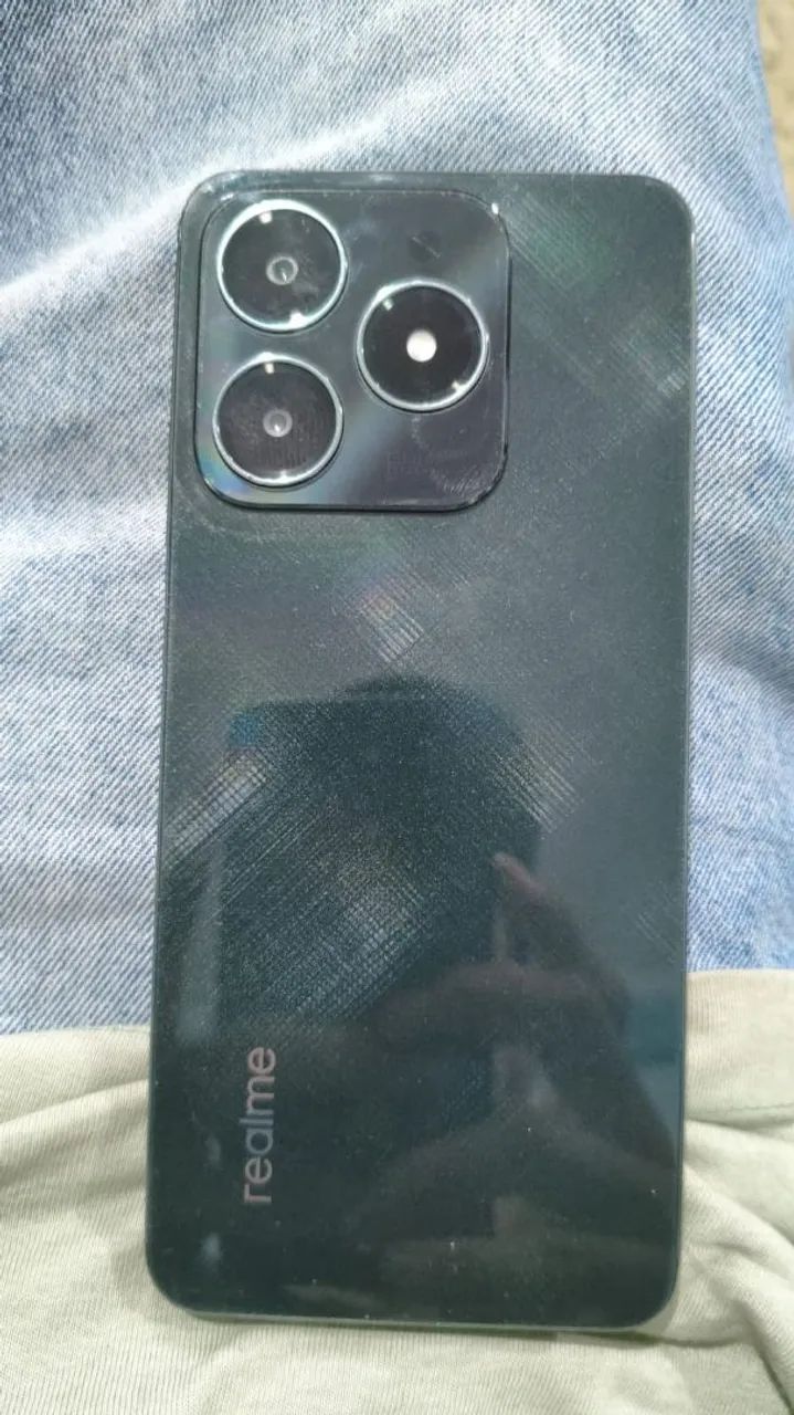 REALME 
