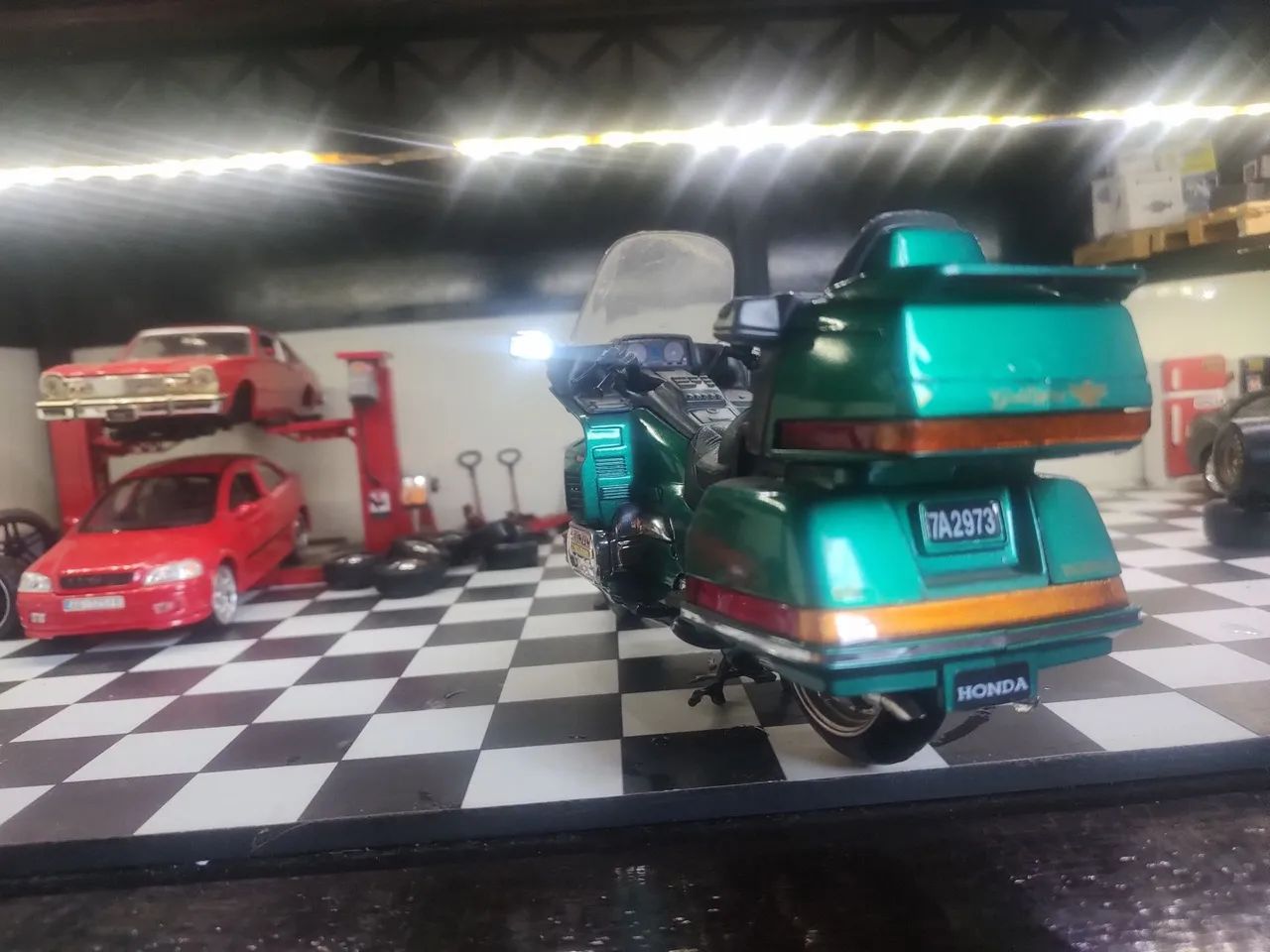Miniatura da Gold Wing escala 1/12 da marca New Ray - Foto 3