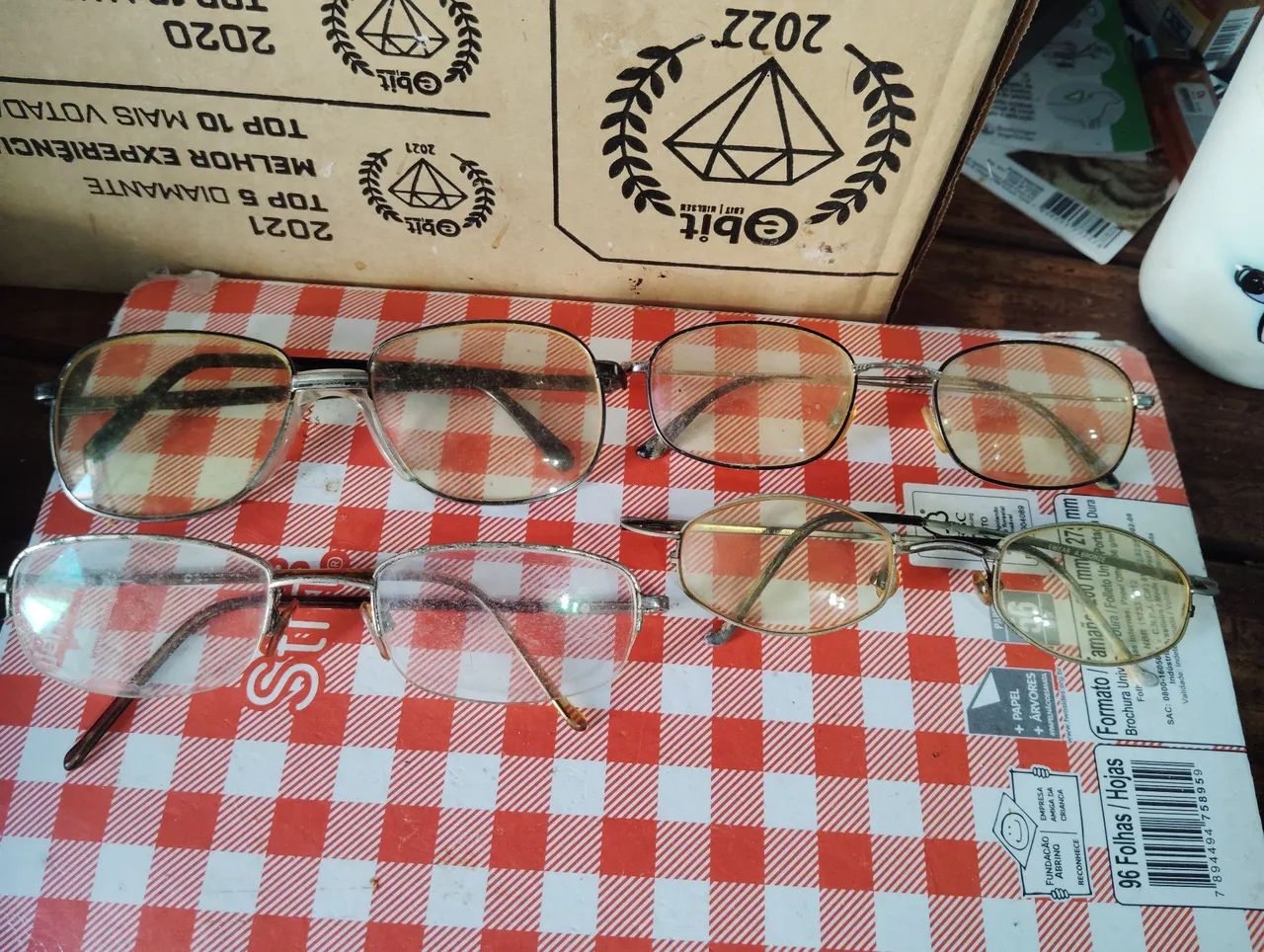 Armações de óculos usadas para doação  - Foto 4