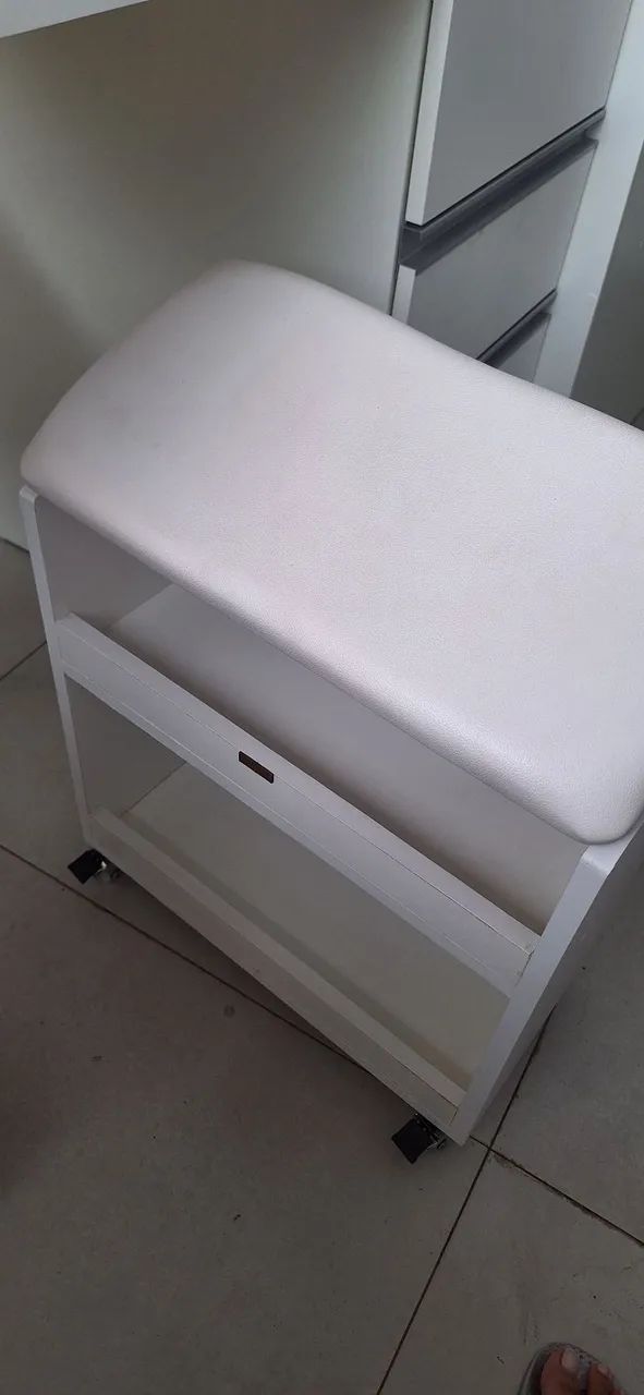 Carrinho auxiliar para pedicure  - Foto 4