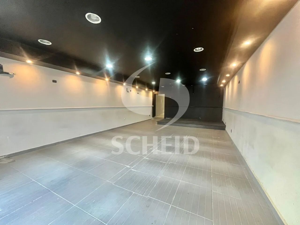 IMÓVEL PARA USO COMERCIAL. LOCAL MOVIMENTADO. - Foto 4
