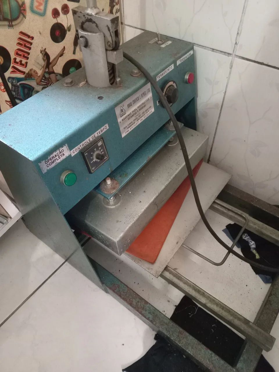 Vendo máquina de estampar camisetas ? 