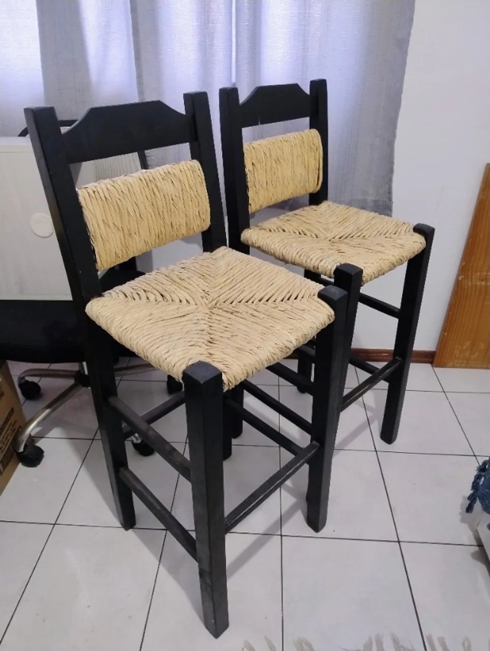 Mesa bistrô com duas banquetas  - Foto 2