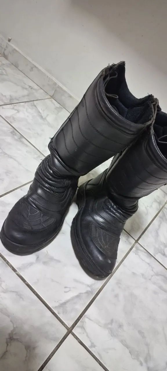 Botas cano longo Kallucci couro legítimo 