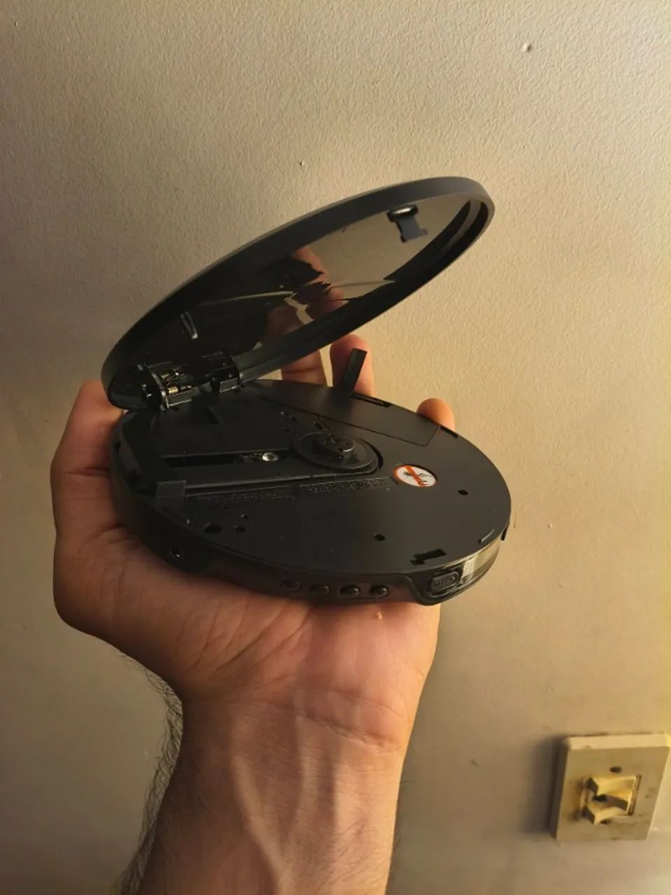cd player / discman philips com proteção de choque e mp3 - funcionando 100% + capa - Foto 3