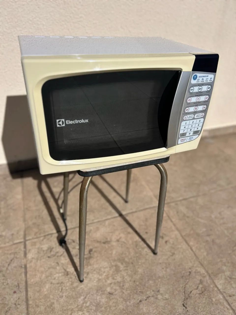 MICROONDAS ELECTROKUX 20L