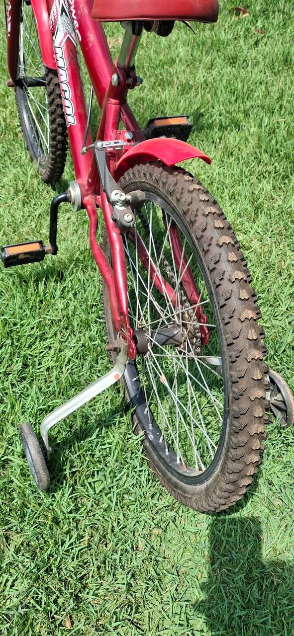 Bicicleta infantil aro 20 - Foto 4
