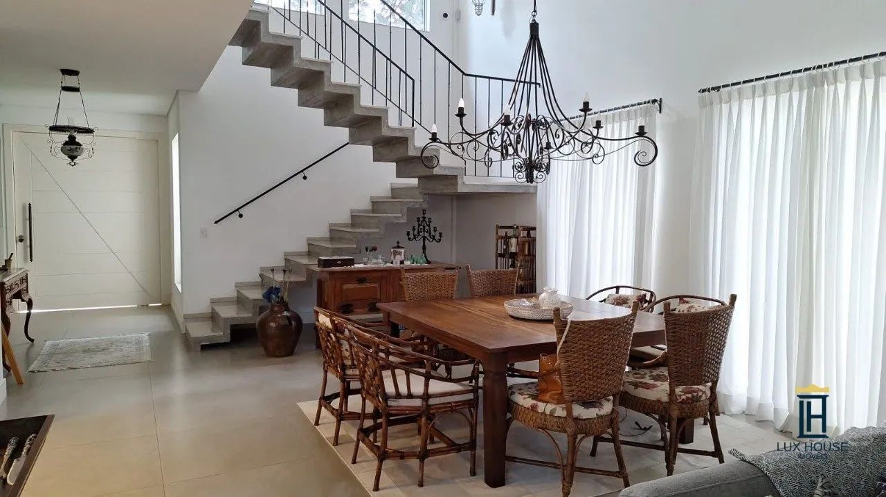 Casa de alto padrão em condomínio - Foto 2