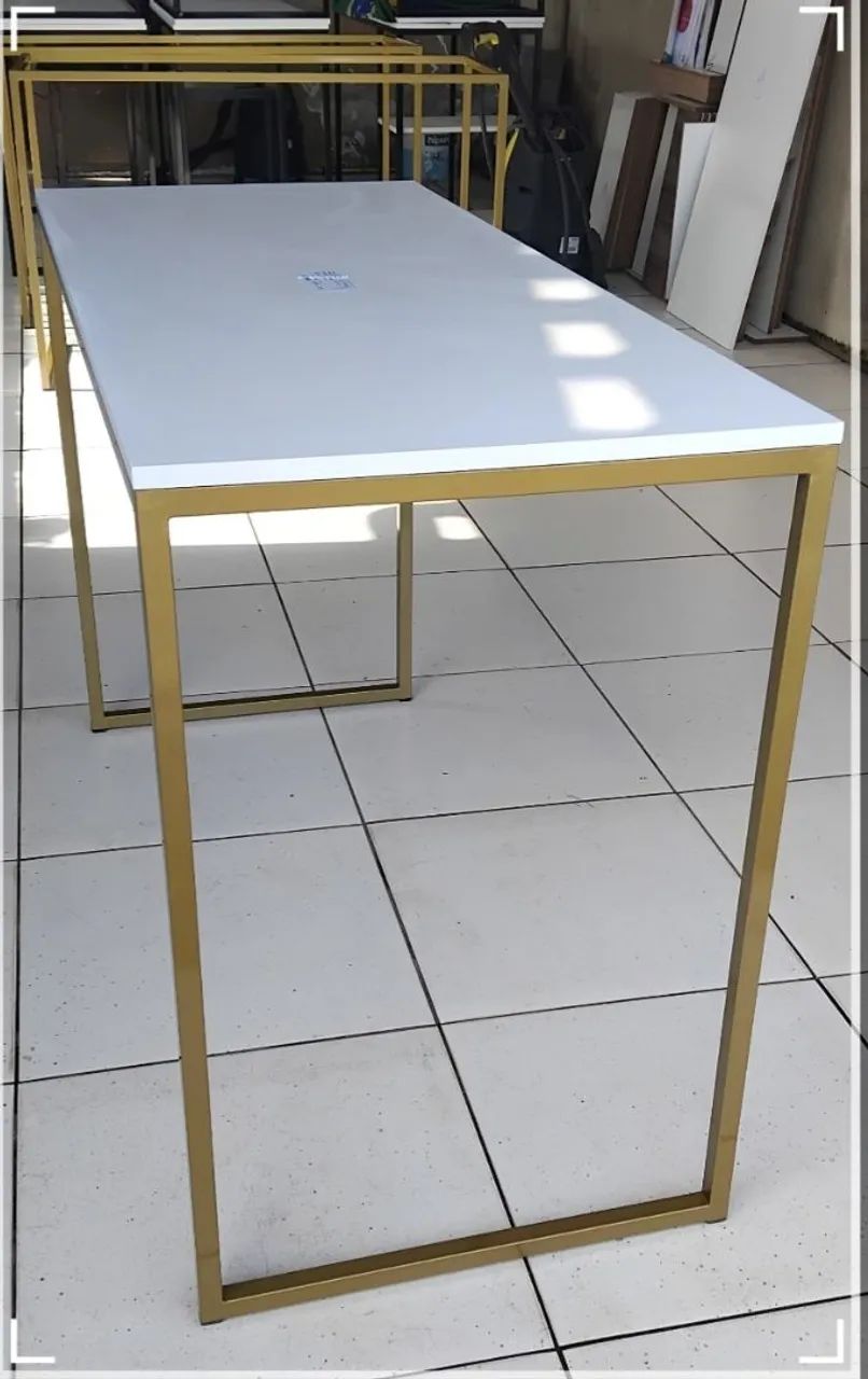 Mesa a pronta entrega 