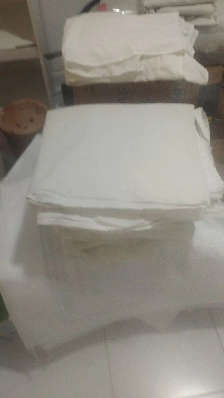 LENÇÓIS E TOALHAS BRANCAS