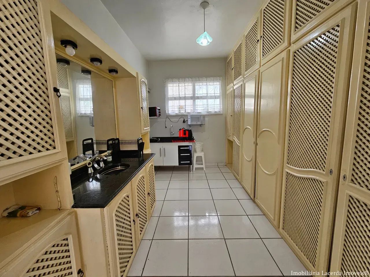 Casa Duplex  no Parque Dez com 6 Aptos pra locação ideal pra investimento - Foto 2