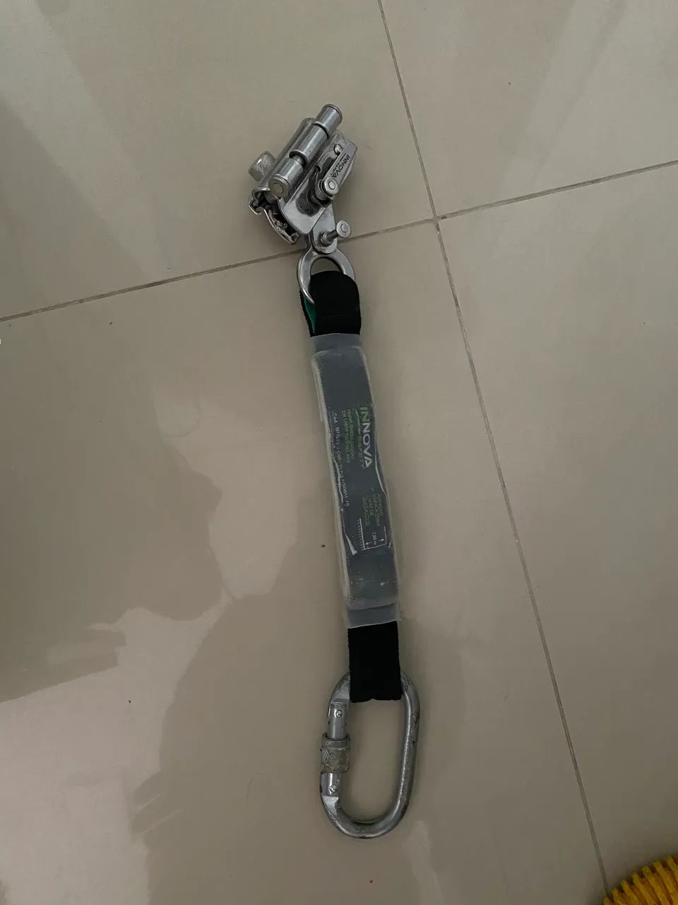 Trava-Queda Guiado Em Linha Flexível Abs - Foto 2