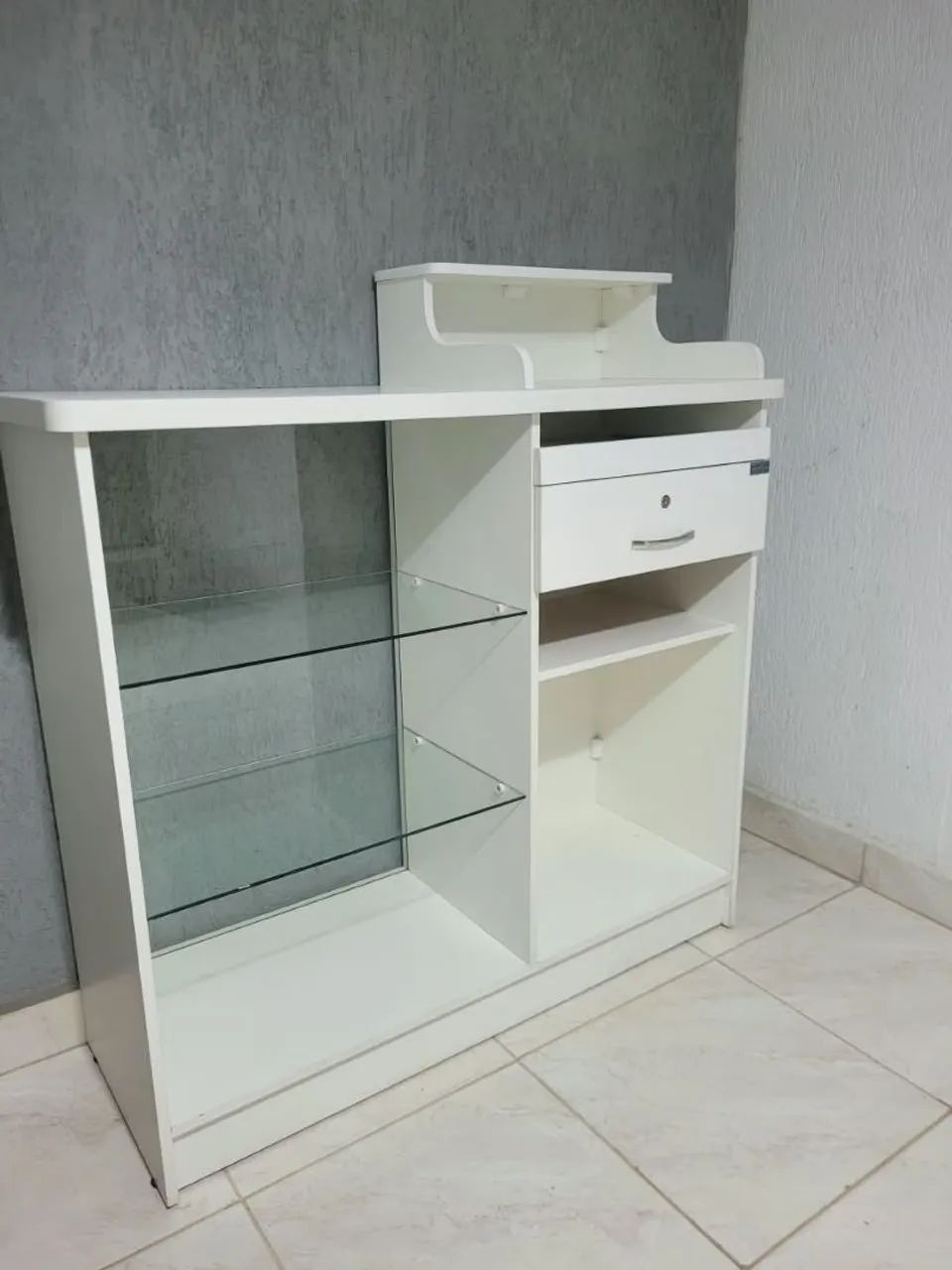 Balcão Caixa de MDF, com gaveta e vitrine - Foto 4