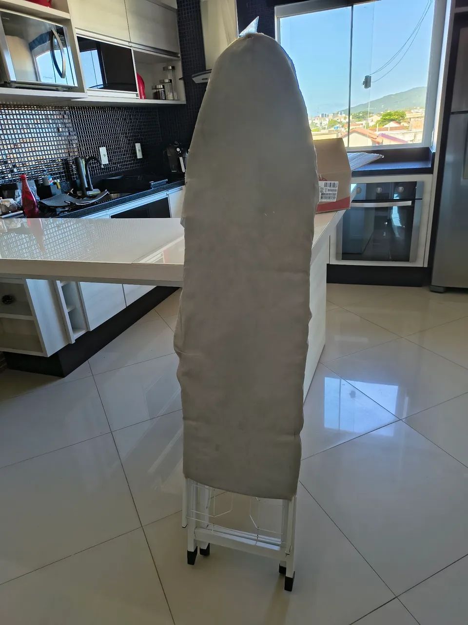 Táboa de passar roupas esmaltada com forro passa fácil  - Foto 4