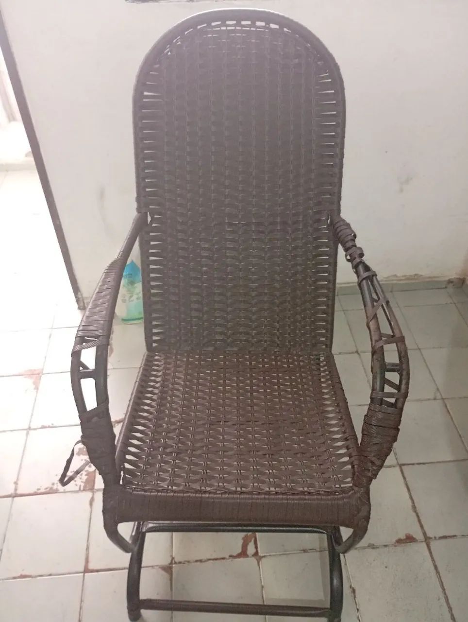 Cadeira de balanço em vime 