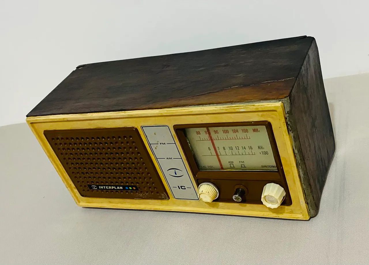 Rádio De Mesa Vintage Interplan Década 70/80 Funcionando - Foto 2