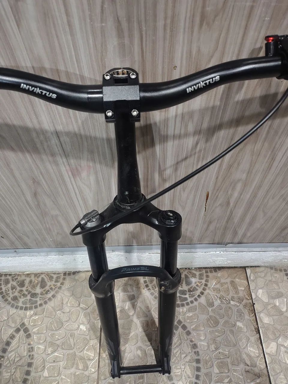 Vendo suspensão absolute prime + guidão e mesa - Foto 4