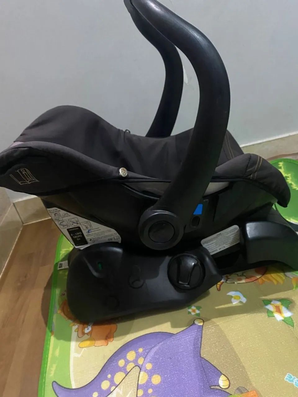 Carrinho Galzerano com bebe conforto e base  - Foto 5