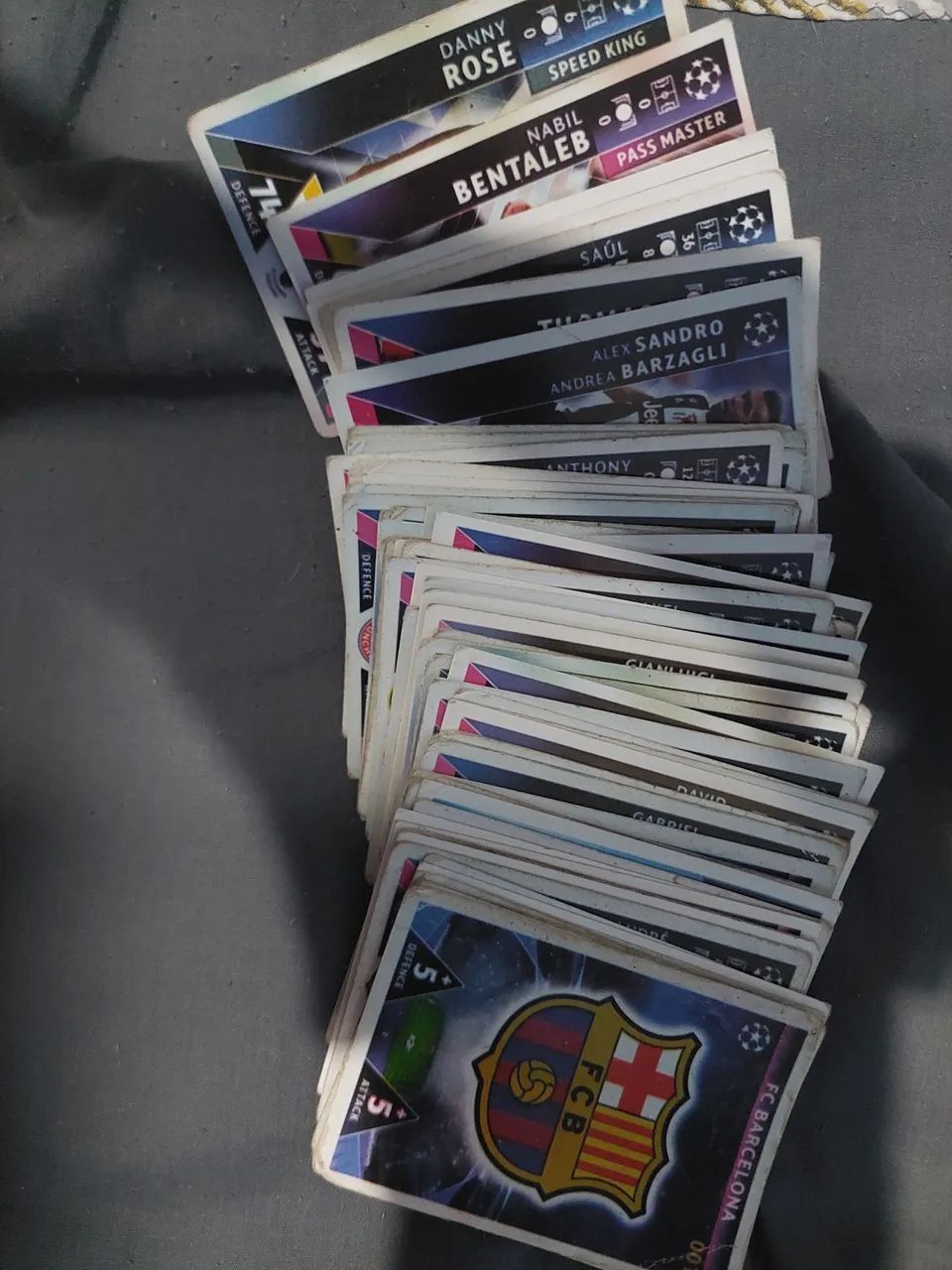 Vende-se 66 cartas da Champions league  - Foto 2