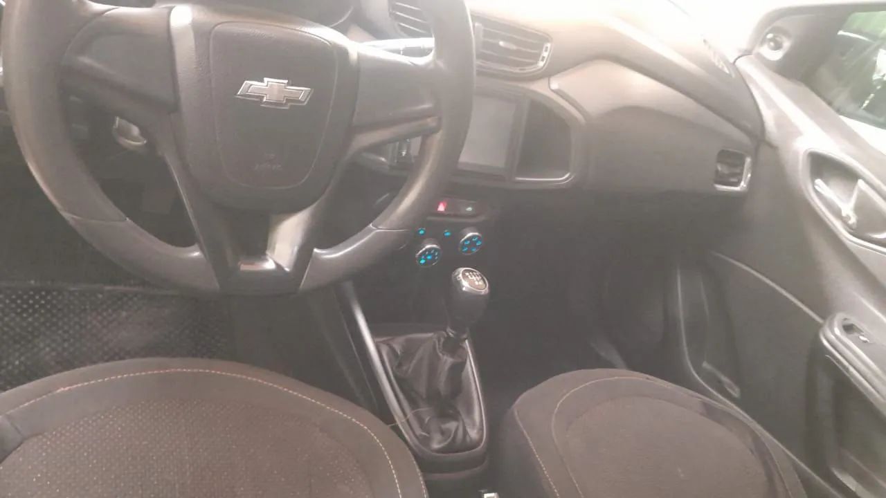 Chevrolet Onix Hatch LT 1.4 8V Flex Power Mec. 4P 2014 - Foto 4