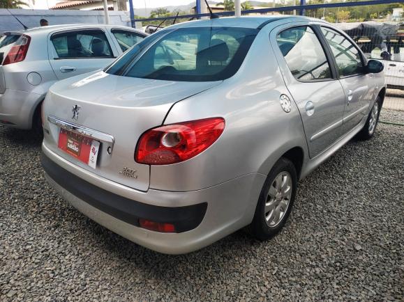 PEUGEOT 207 2011/2011 1.4 XR SPORT 8V FLEX 4P MANUAL - Foto 6