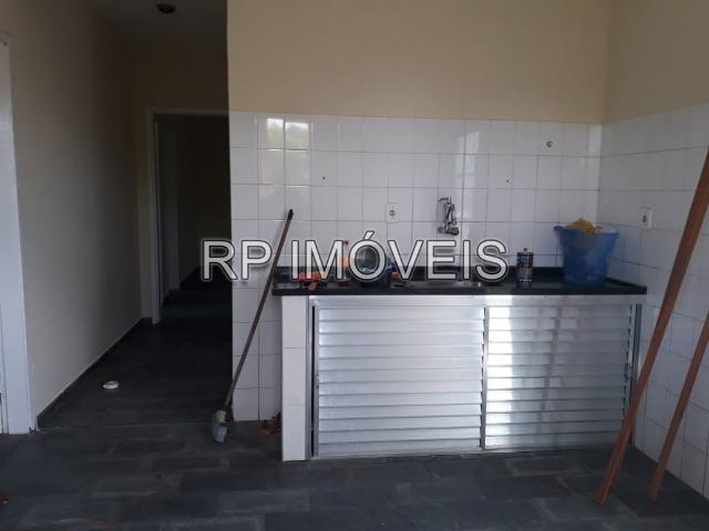 Aluga-se casa de 3 quartos com amplo quintal no bairro Santos Dumont - Foto 13
