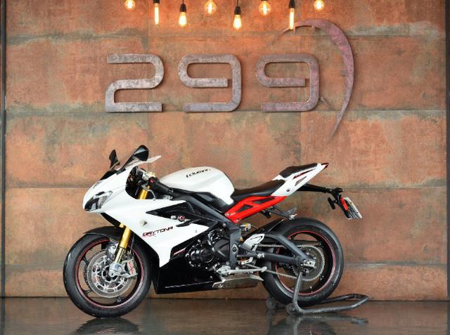 Triumph Daytona 675R - Foto 3