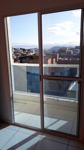 Excelente apt 2 qts com suite, closet e vg em Campo Grande - Foto 2