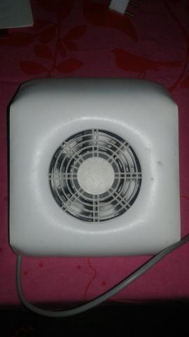 Aspirador de pó para unhas