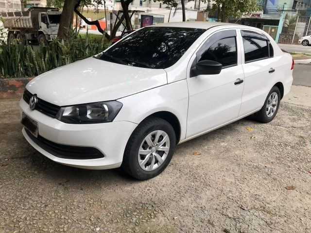 Volkswagen Voyage 1.6 Flex 4p 2014