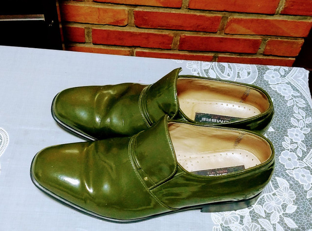 sapatos envernizados lhombre